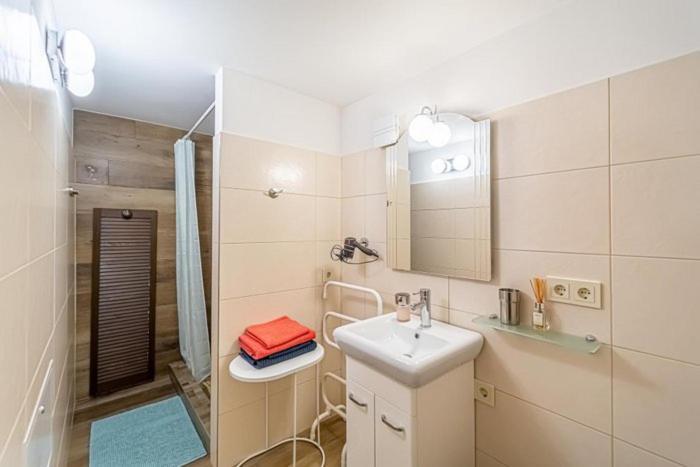 Old Town Apartment With A Separate Entrance 考纳斯 外观 照片